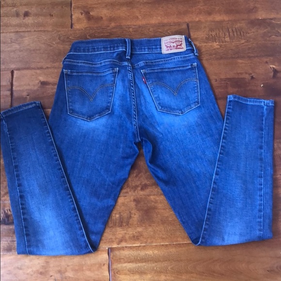Like new LEVIS 710 medium wash - Picture 2 of 4